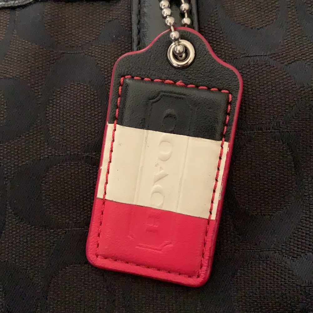 Authentic Coach tote - Picture 2 of 7
